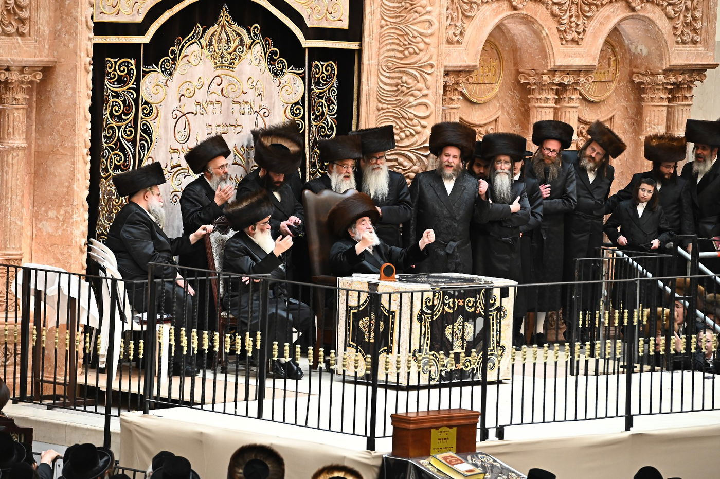 האדמו"ר מויז'ניץ בספירת העומר מ"ט בעומר