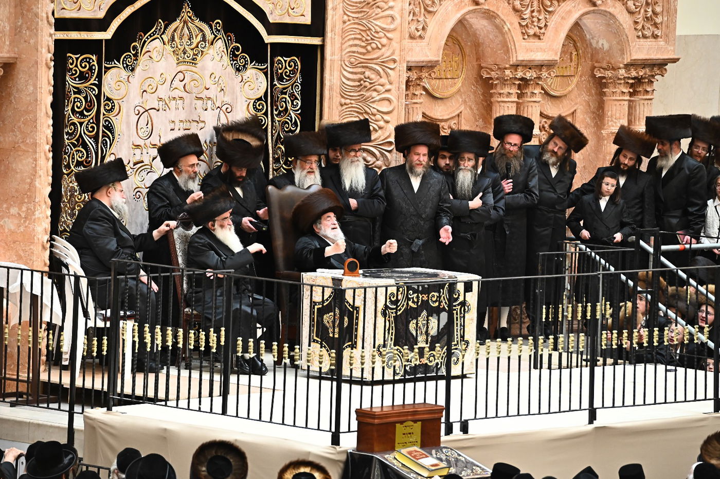 האדמו"ר מויז'ניץ בספירת העומר מ"ט בעומר