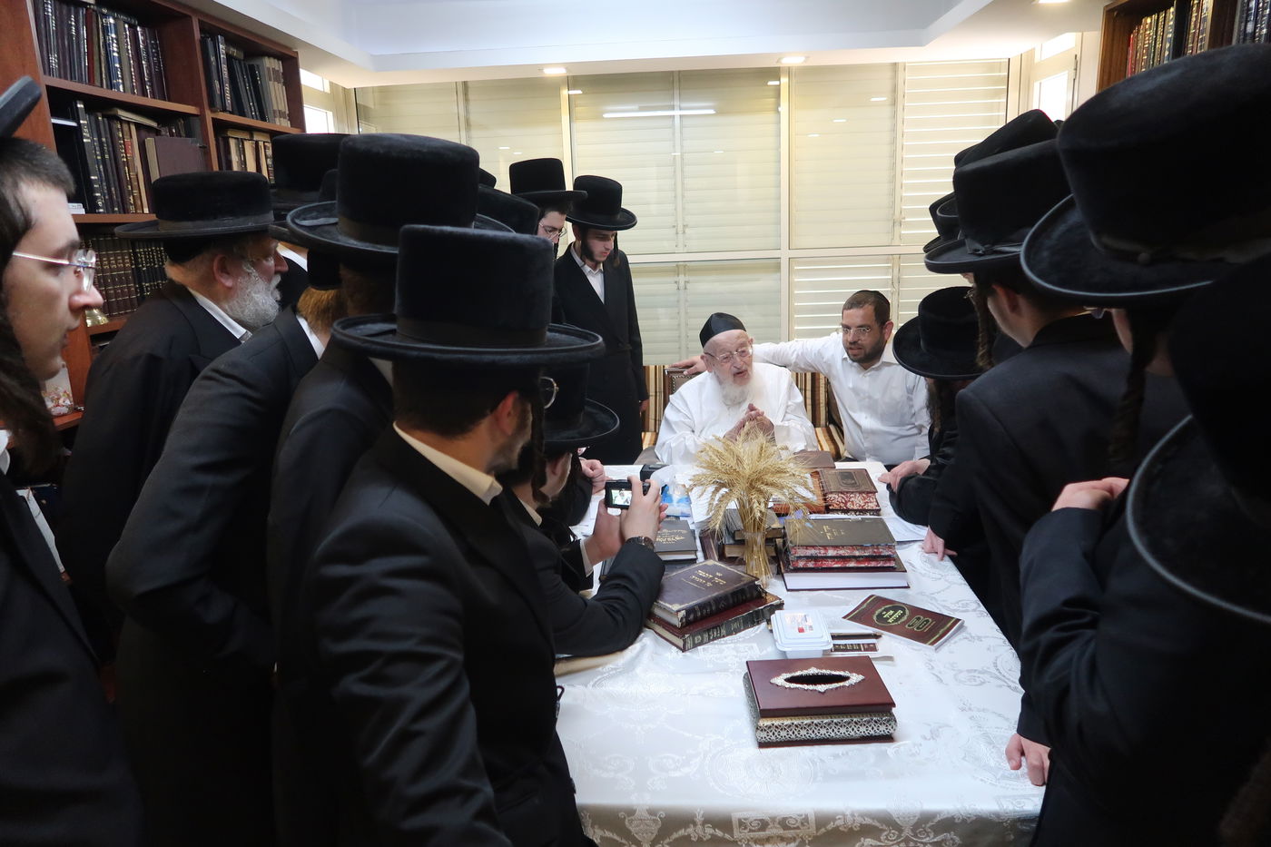 תלמידי ישיבת פיטסבורג אצל הגרמ"צ ברגמן