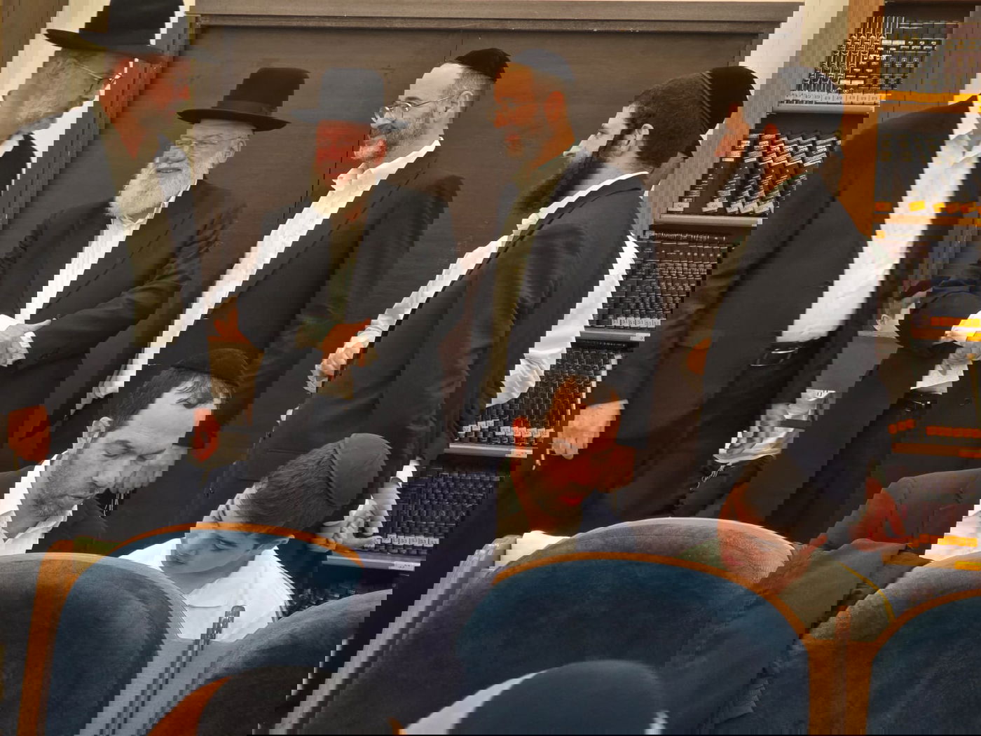 אבות ובנים בת"ת חורב בר"ג