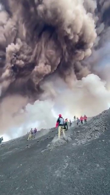 התפרצות הר הגעש באיטליה 