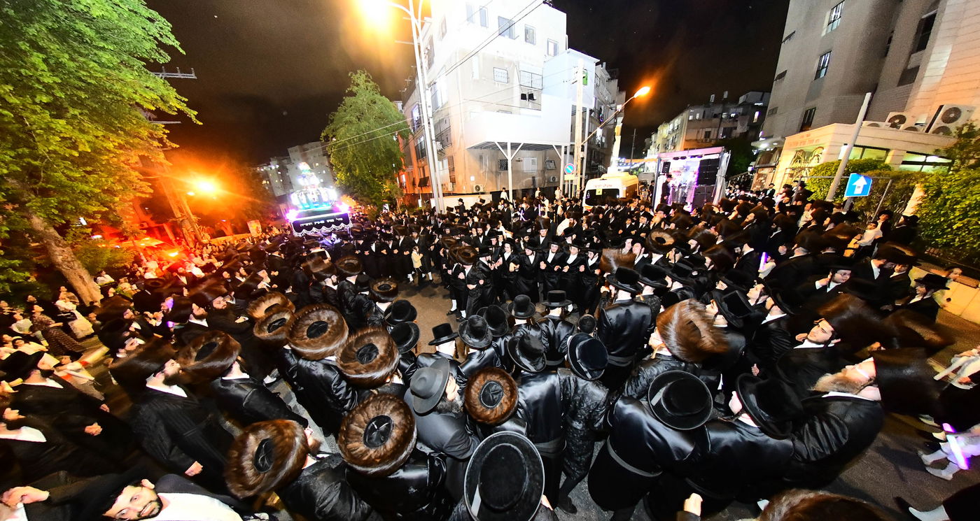 הכנסת ס"ת בנדבורנה