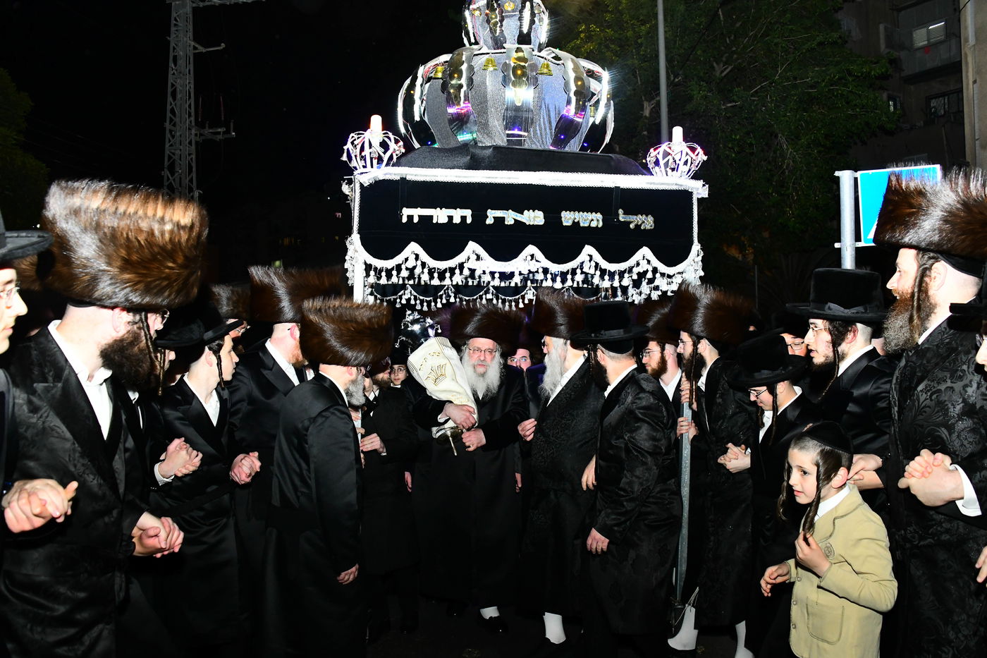 הכנסת ס"ת בנדבורנה