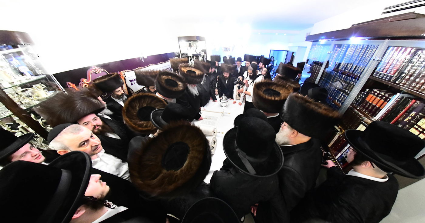 הכנסת ס"ת בנדבורנה