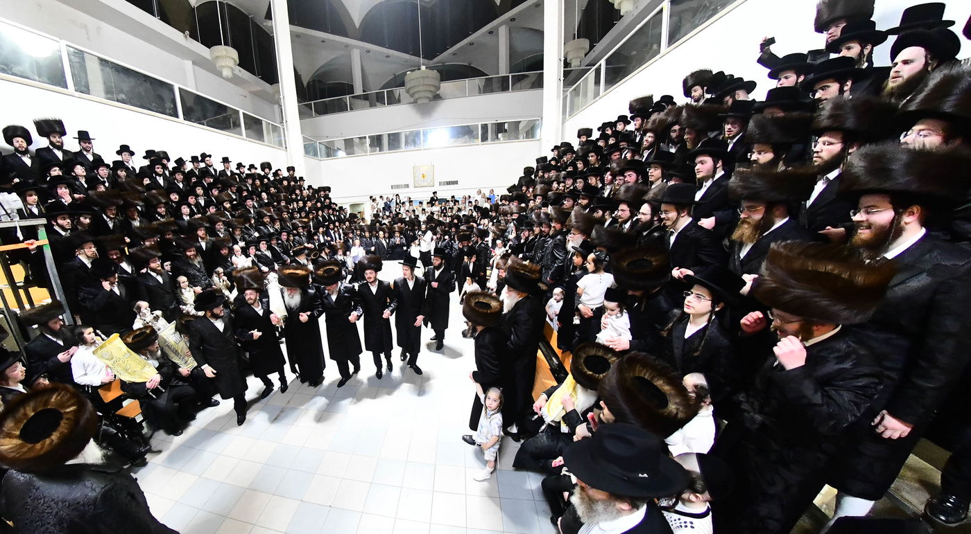 הכנסת ס"ת בנדבורנה