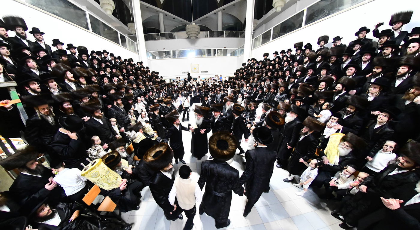 הכנסת ס"ת בנדבורנה