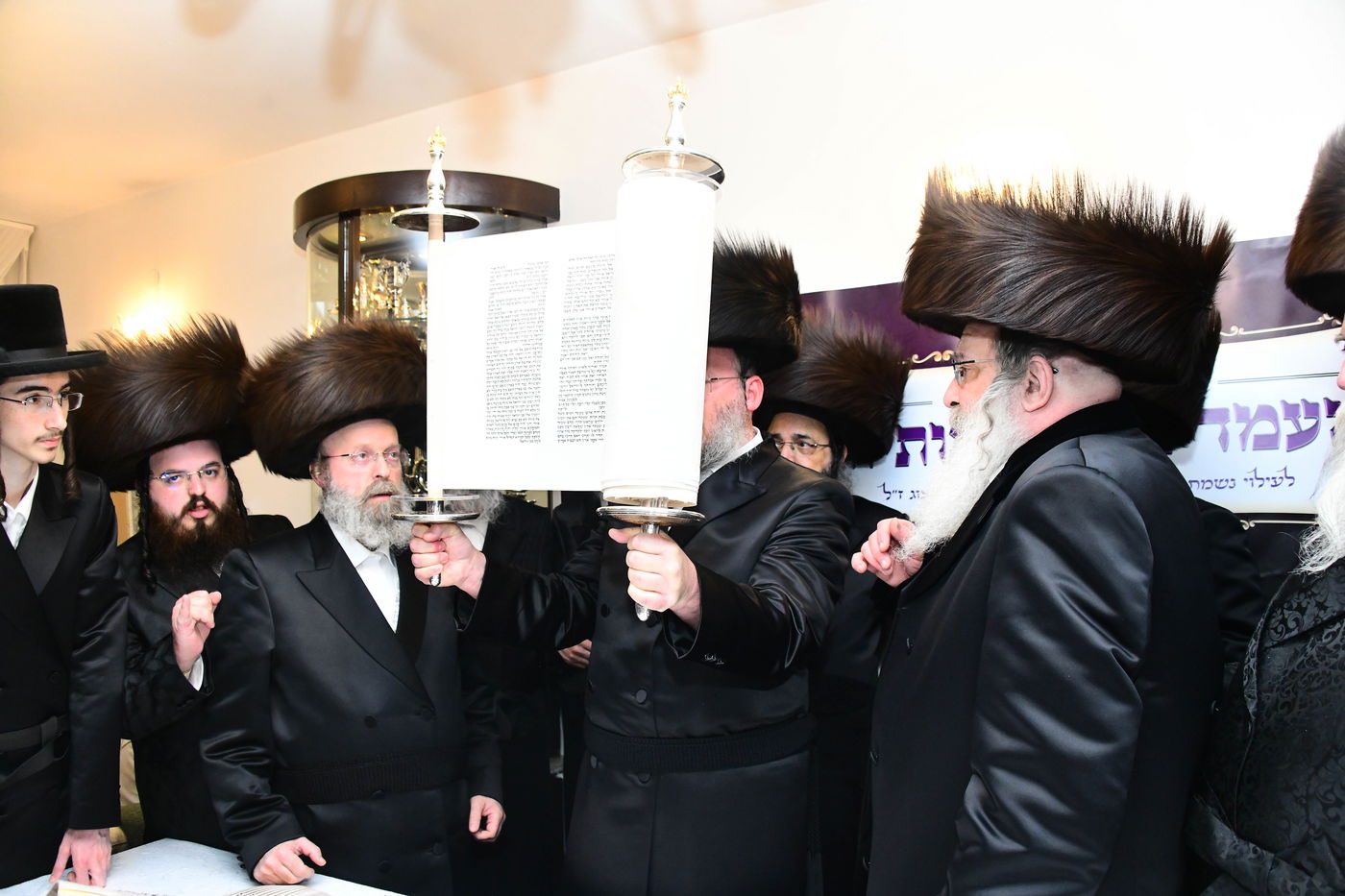 הכנסת ס"ת בנדבורנה