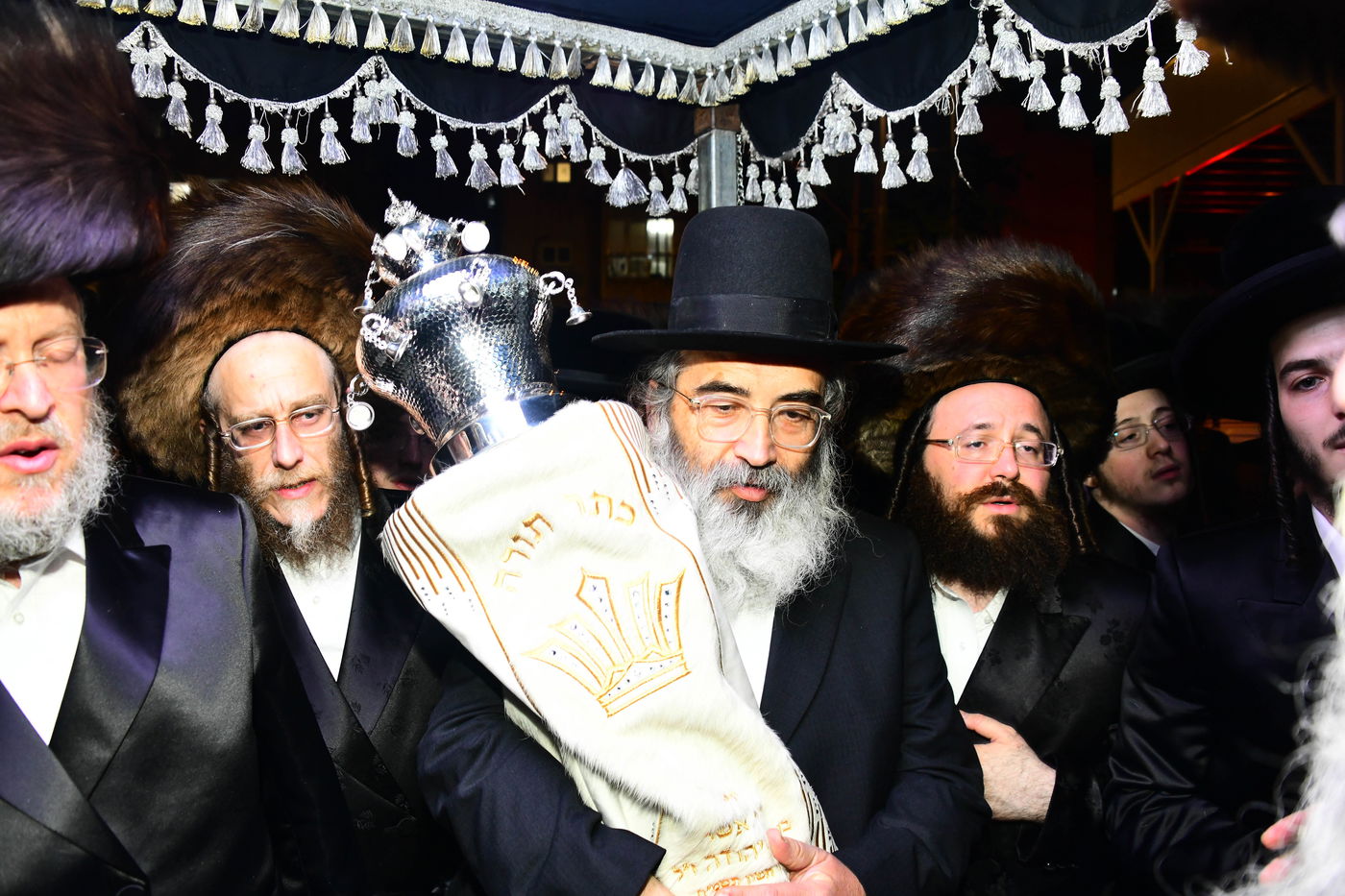 הכנסת ס"ת בנדבורנה