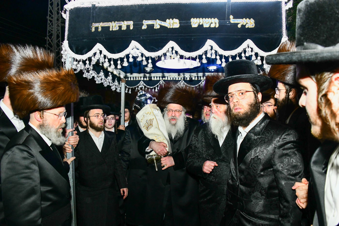 הכנסת ס"ת בנדבורנה