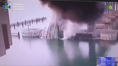 פוטין שוב מופתע וחוטף: אוקראינה הפציצה את הגשר האסטרטגי| צפו