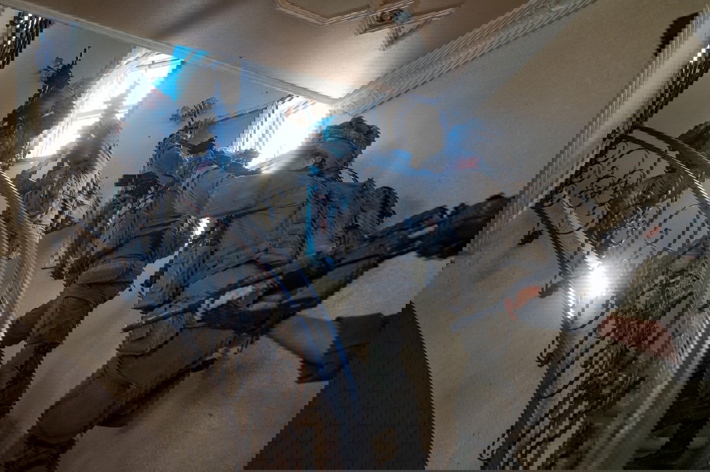 תיעוד מעין החייל: כך פושטים הלוחמים על אתרי הטרור של חאן יונס 