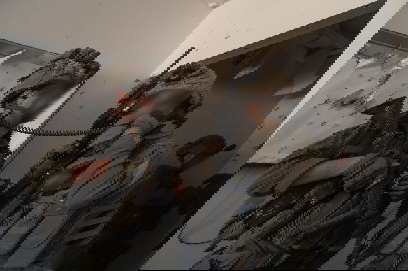 תיעוד מעין החייל: כך פושטים הלוחמים על אתרי הטרור של חאן יונס 