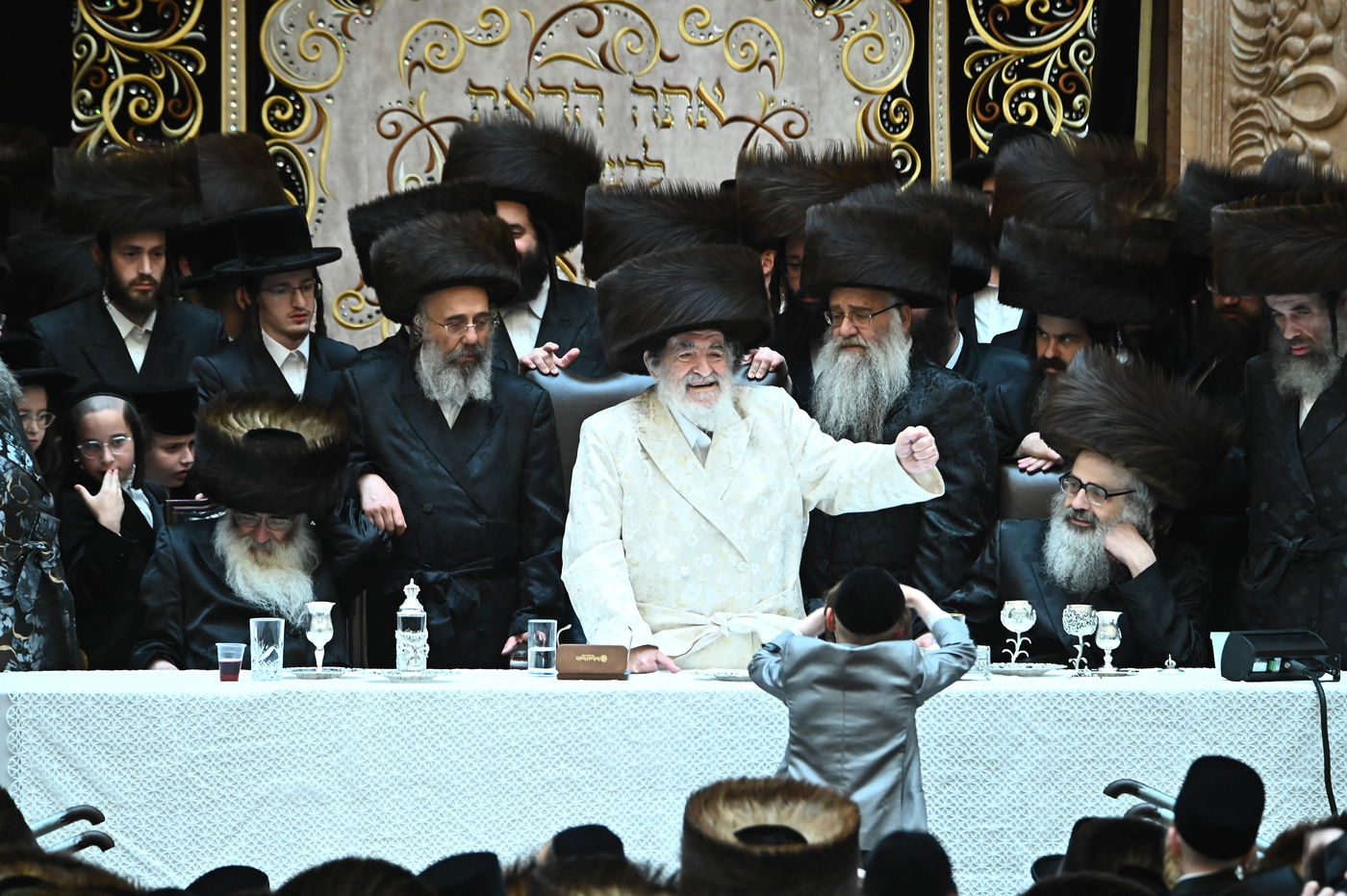 נעילת החג שבועות בחצה"ק ויז'ניץ