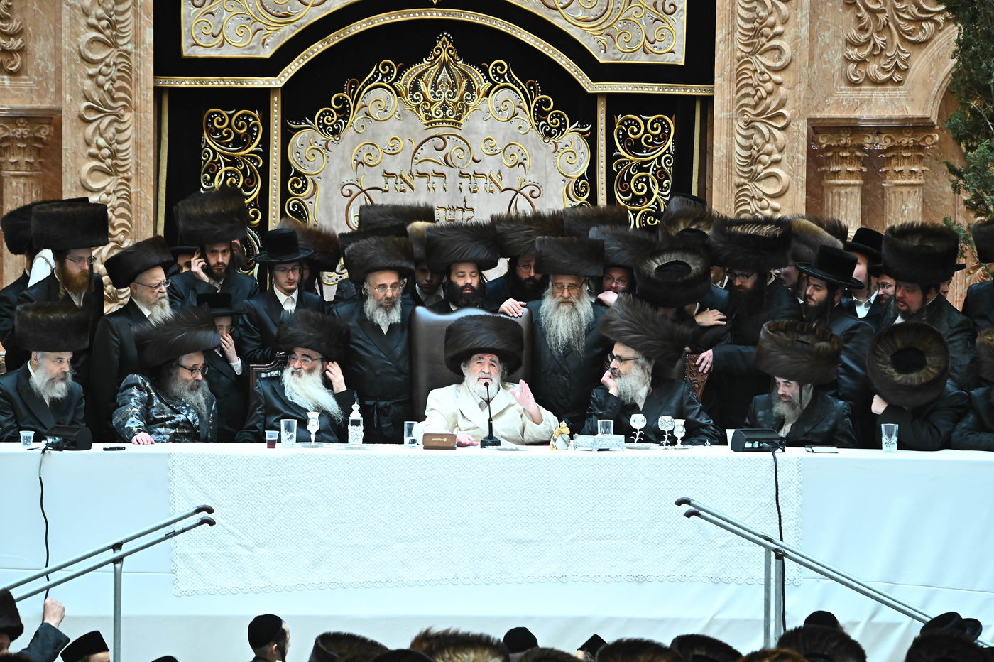 נעילת החג שבועות בחצה"ק ויז'ניץ