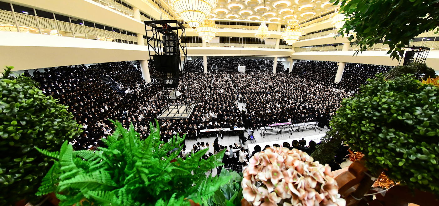 נעילת החג שבועות בחצה"ק ויז'ניץ