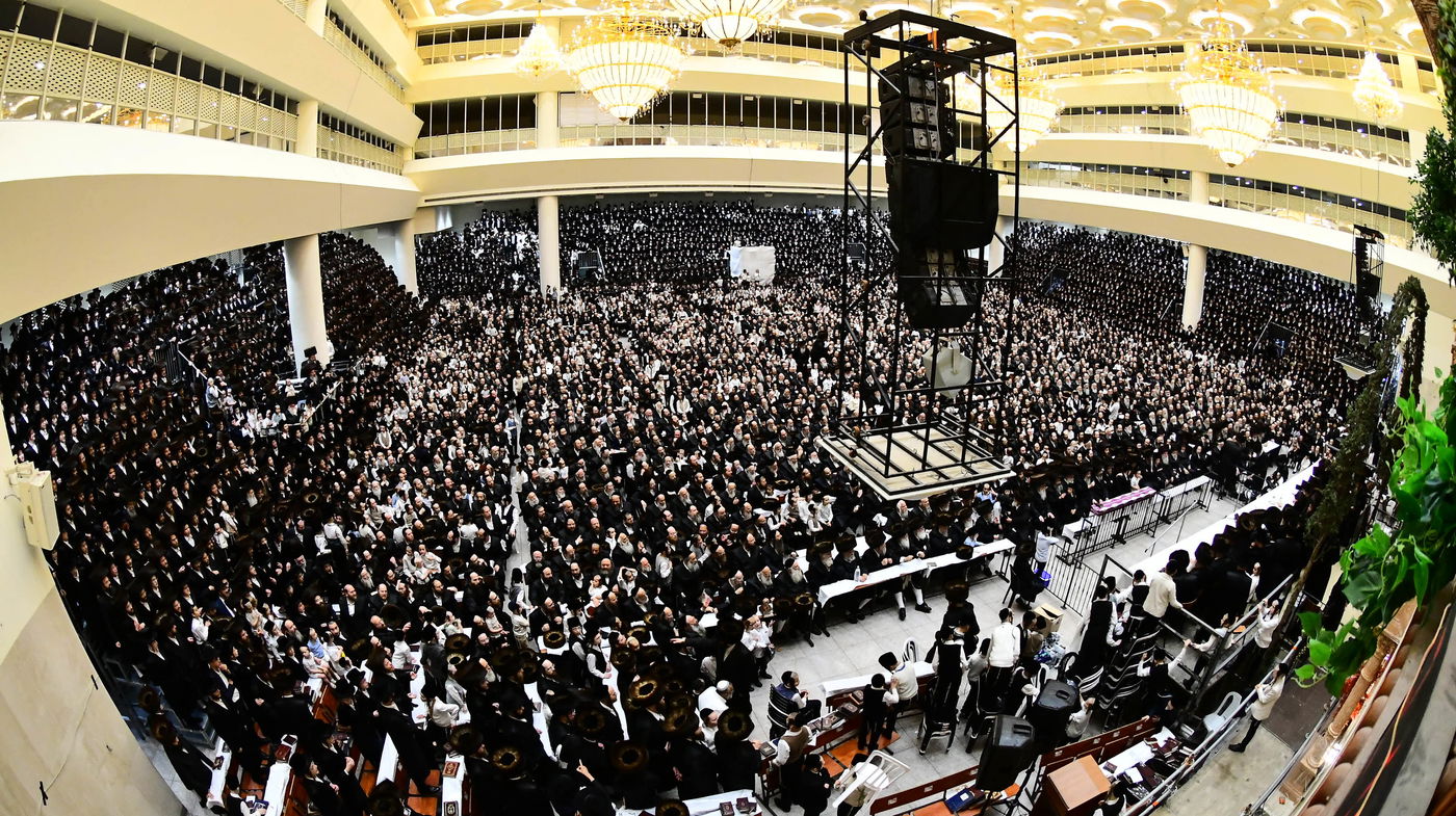 נעילת החג שבועות בחצה"ק ויז'ניץ