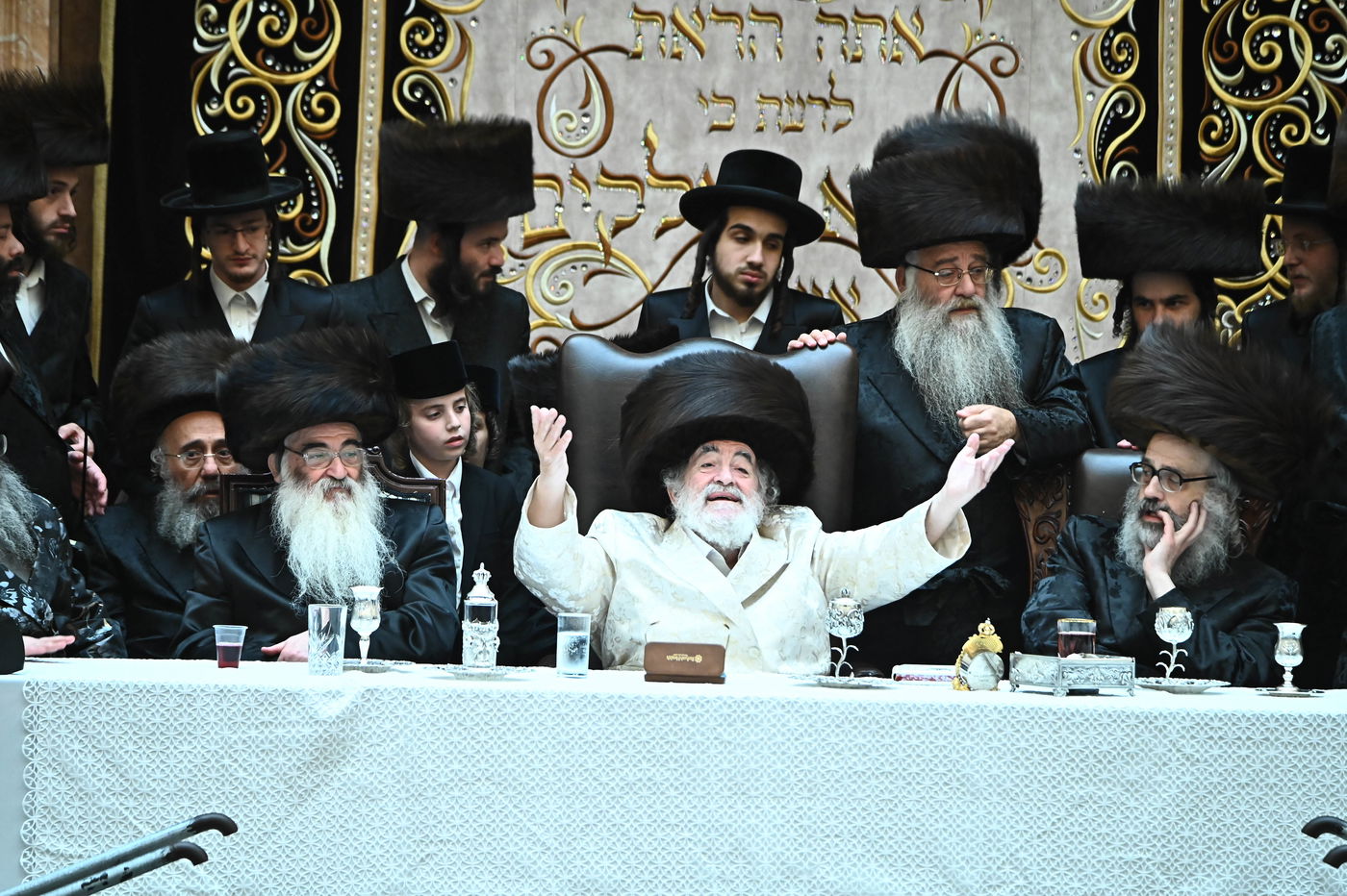 נעילת החג שבועות בחצה"ק ויז'ניץ