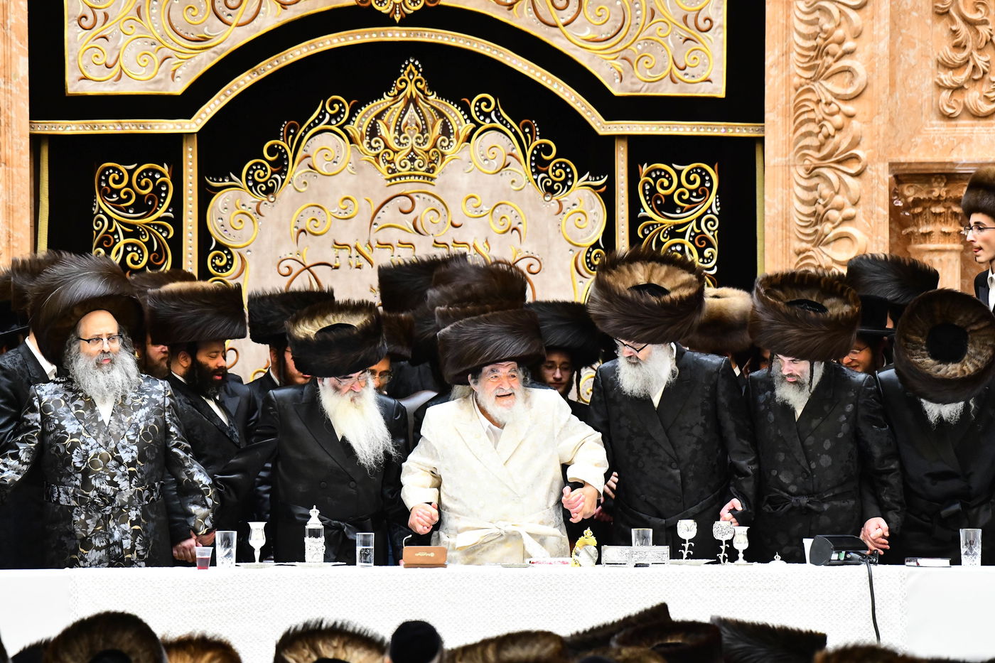 נעילת החג שבועות בחצה"ק ויז'ניץ