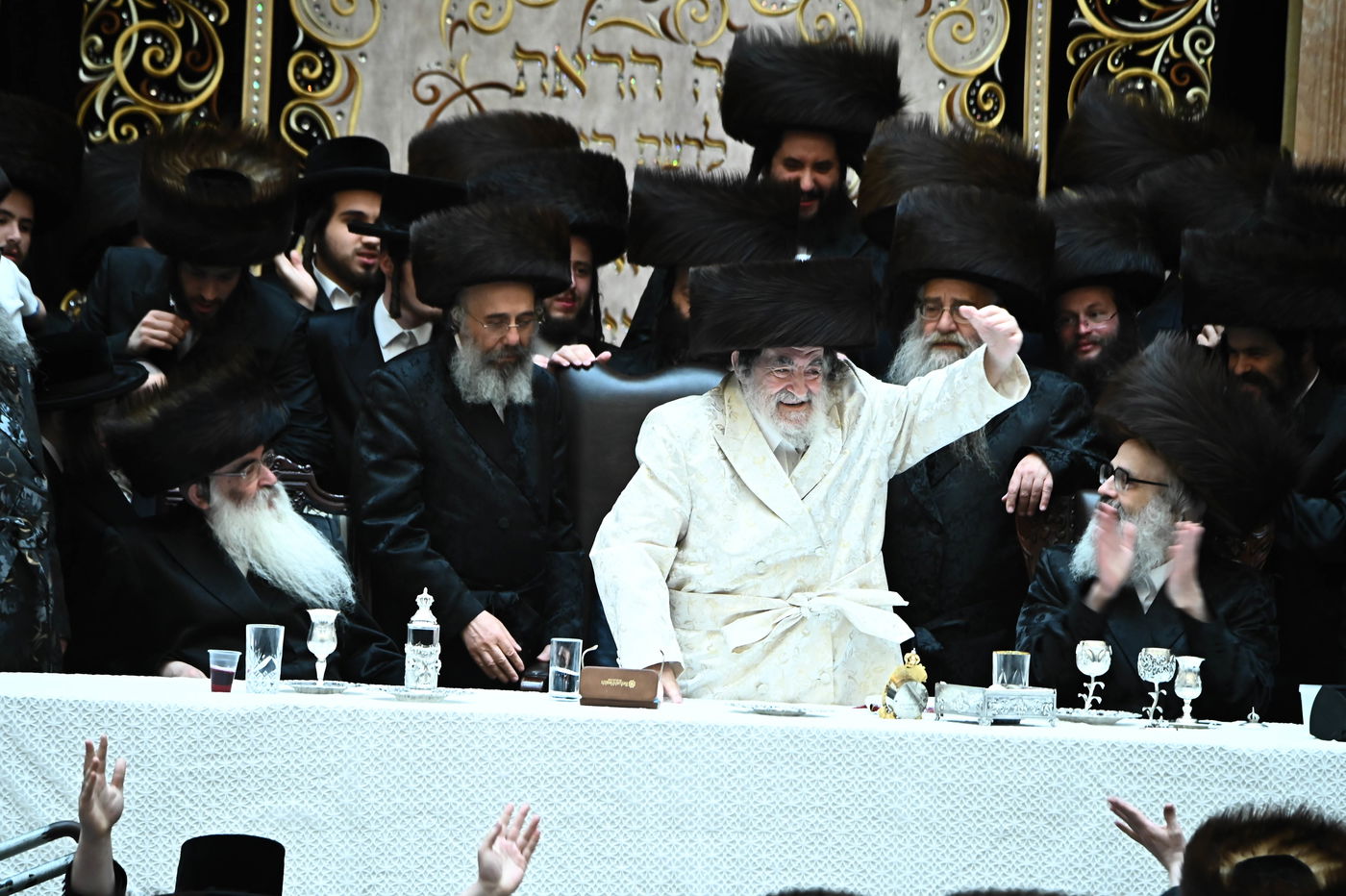 נעילת החג שבועות בחצה"ק ויז'ניץ