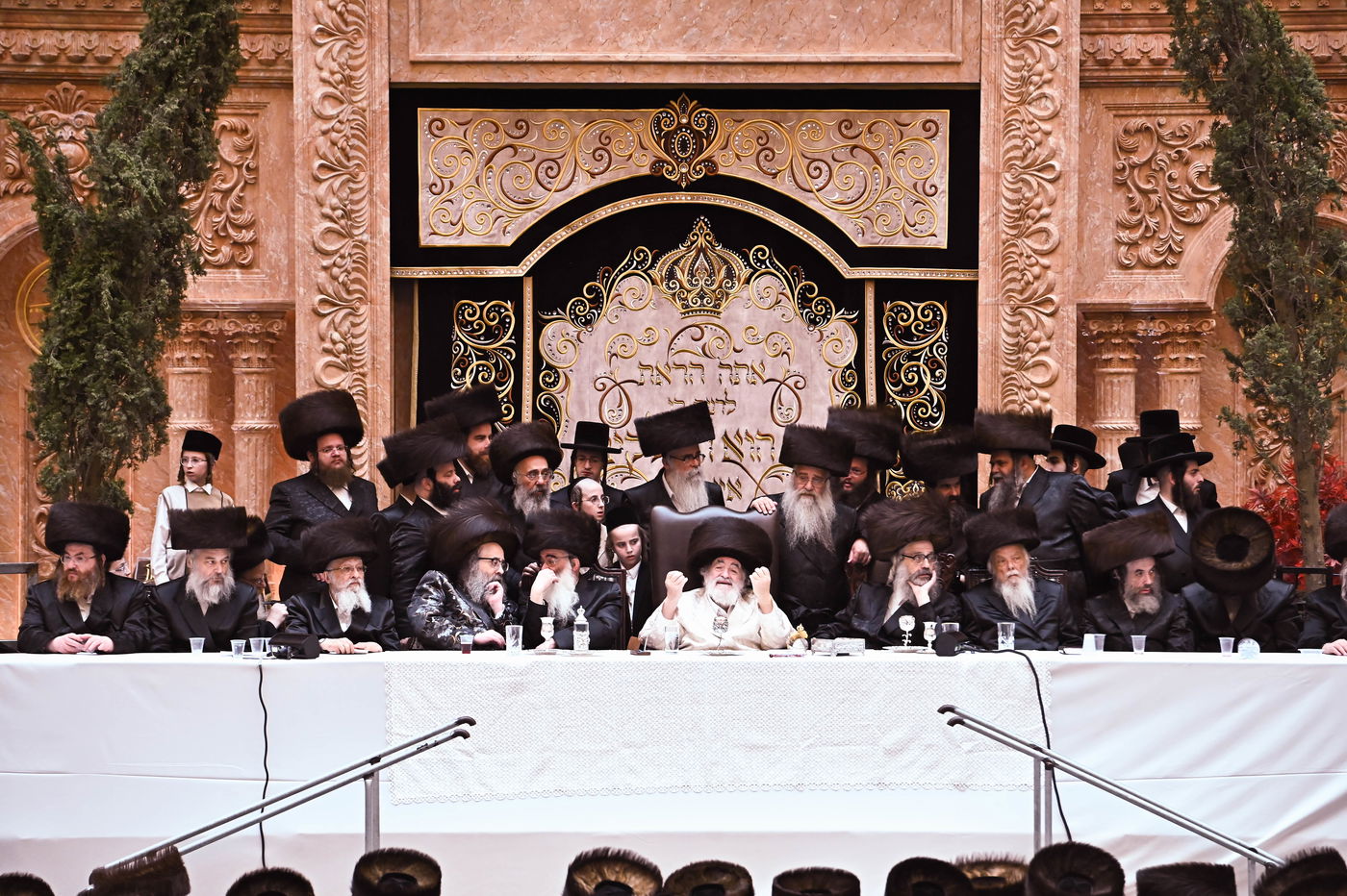 נעילת החג שבועות בחצה"ק ויז'ניץ