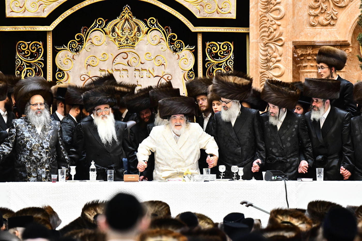 נעילת החג שבועות בחצה"ק ויז'ניץ