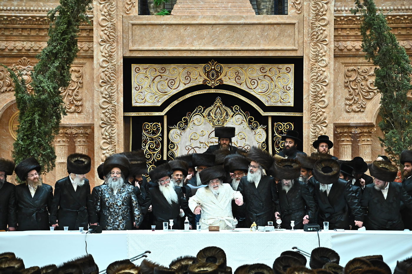 נעילת החג שבועות בחצה"ק ויז'ניץ