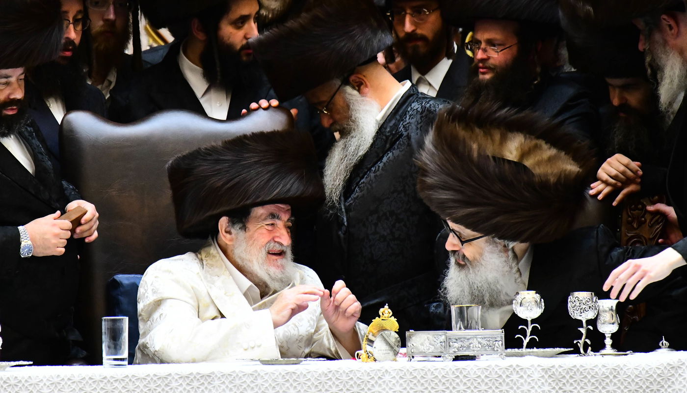 נעילת החג שבועות בחצה"ק ויז'ניץ