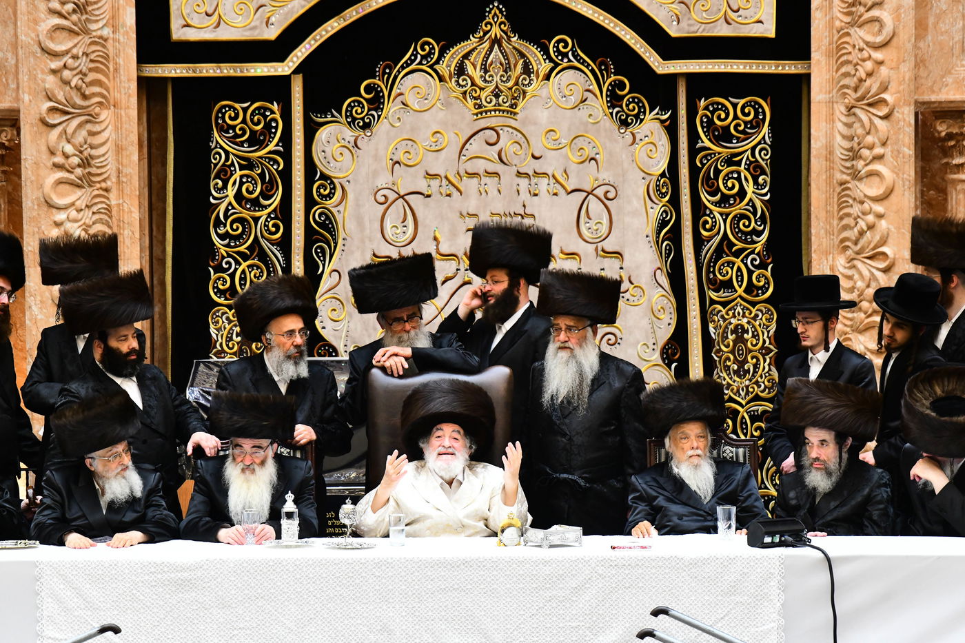 נעילת החג שבועות בחצה"ק ויז'ניץ