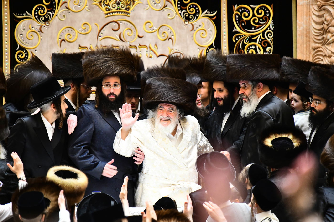 נעילת החג שבועות בחצה"ק ויז'ניץ