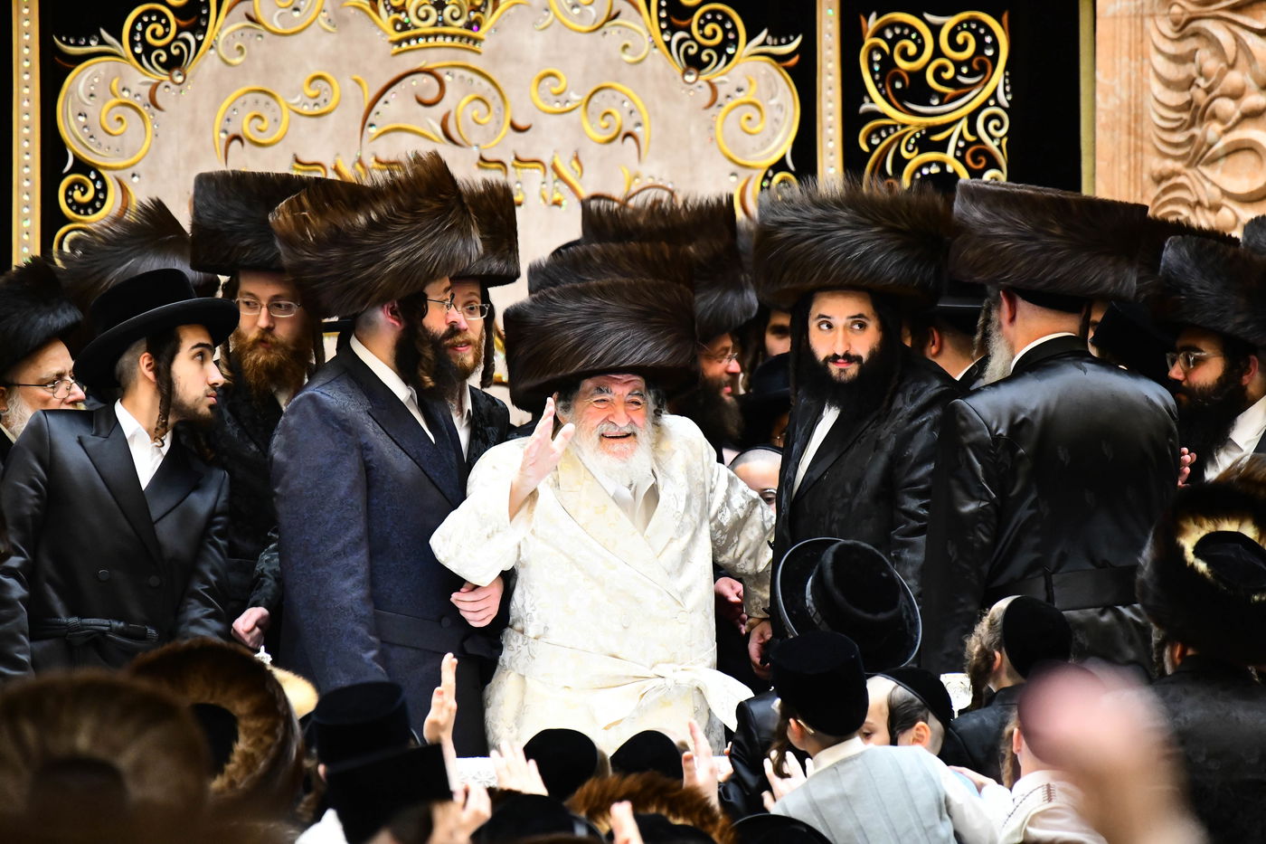 נעילת החג שבועות בחצה"ק ויז'ניץ