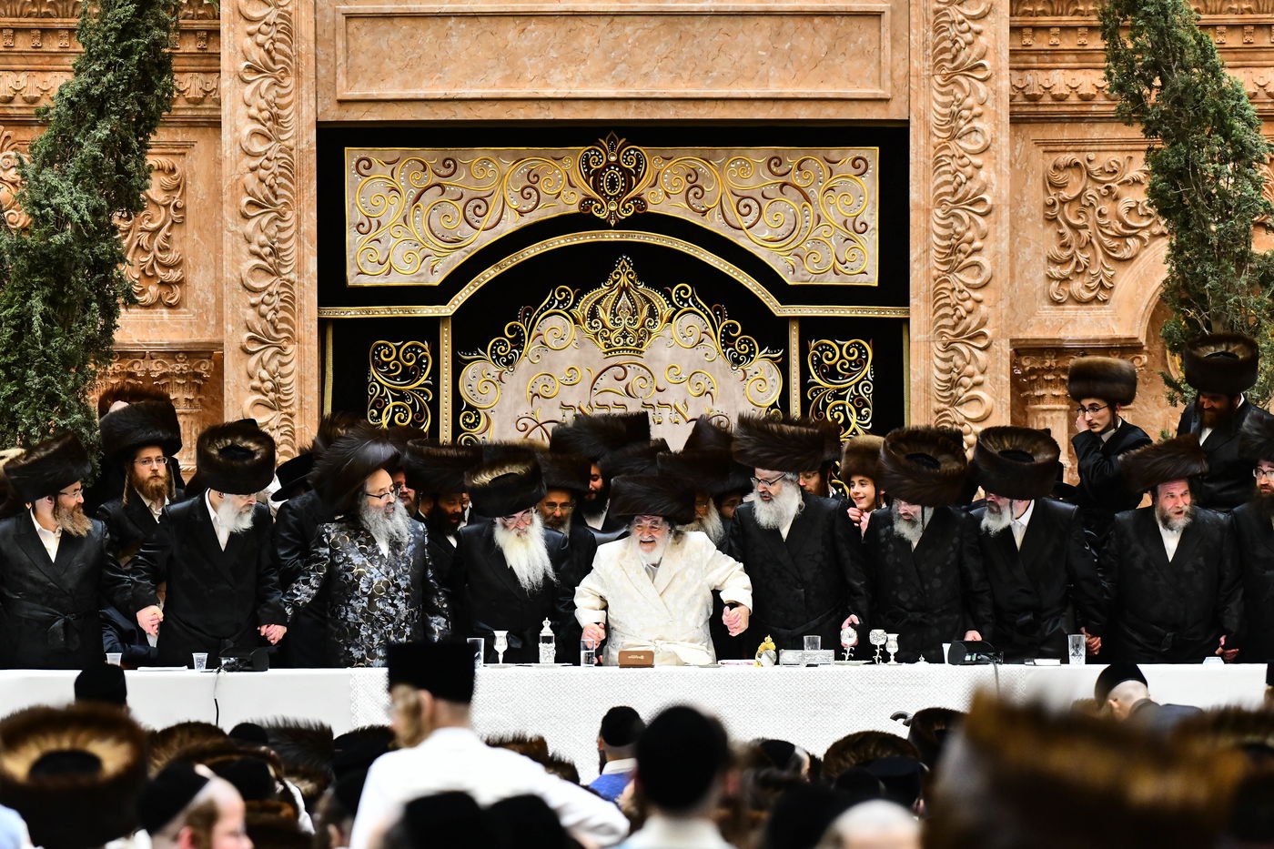 נעילת החג שבועות בחצה"ק ויז'ניץ