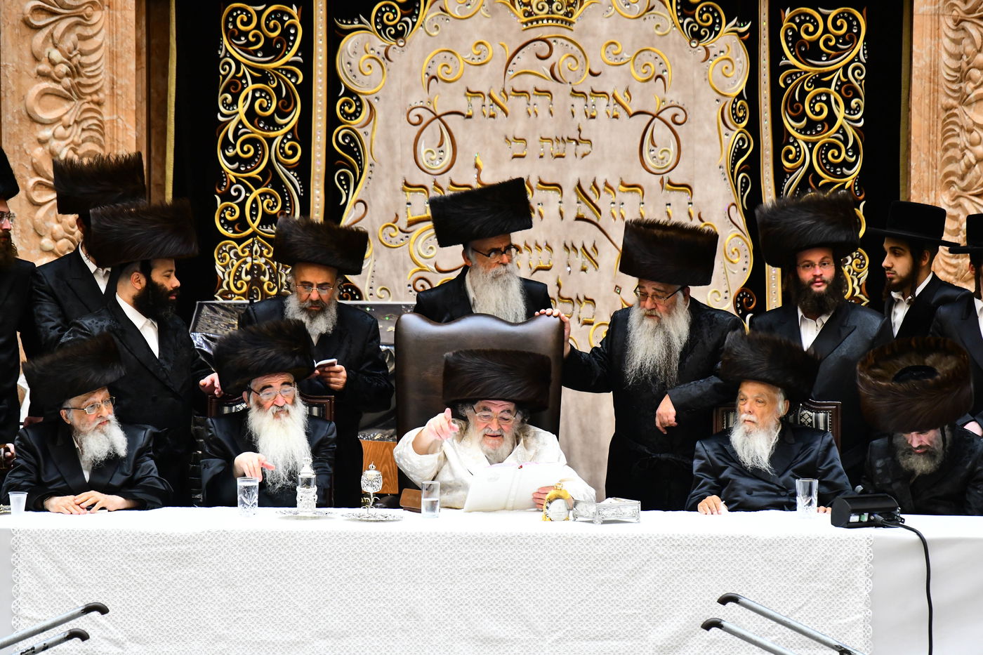 נעילת החג שבועות בחצה"ק ויז'ניץ