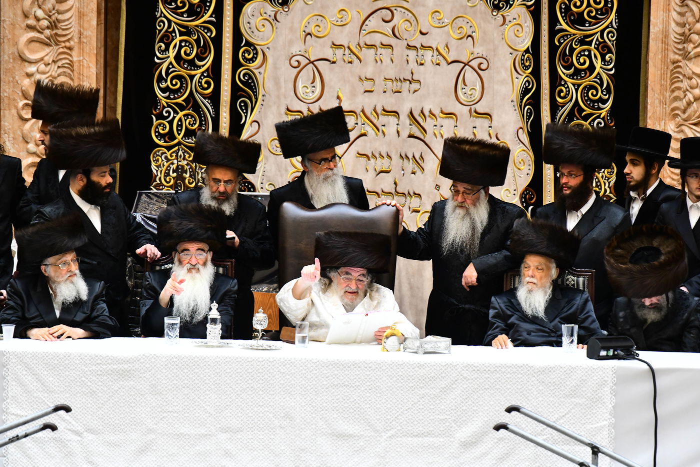 נעילת החג שבועות בחצה"ק ויז'ניץ