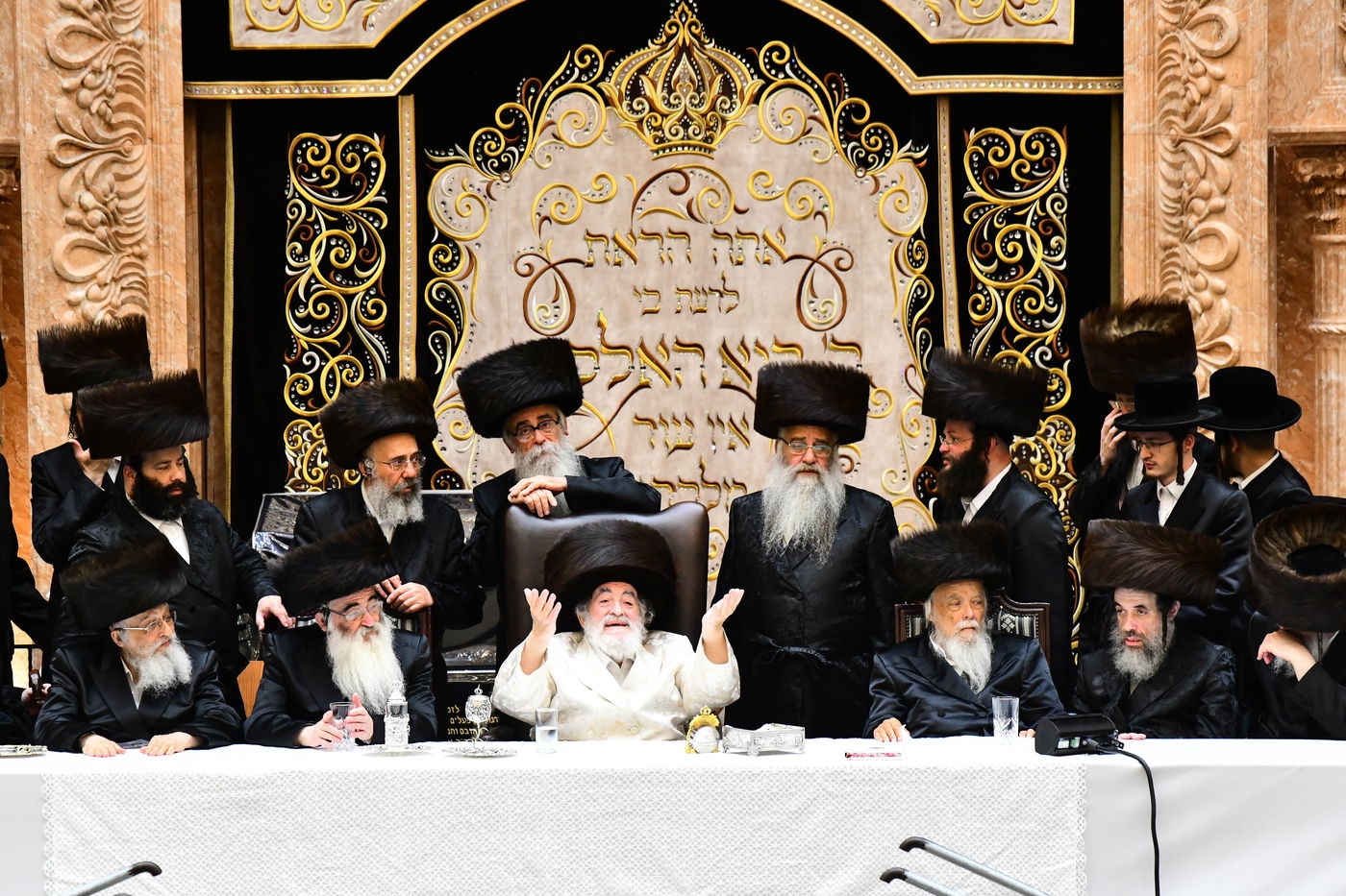 נעילת החג שבועות בחצה"ק ויז'ניץ