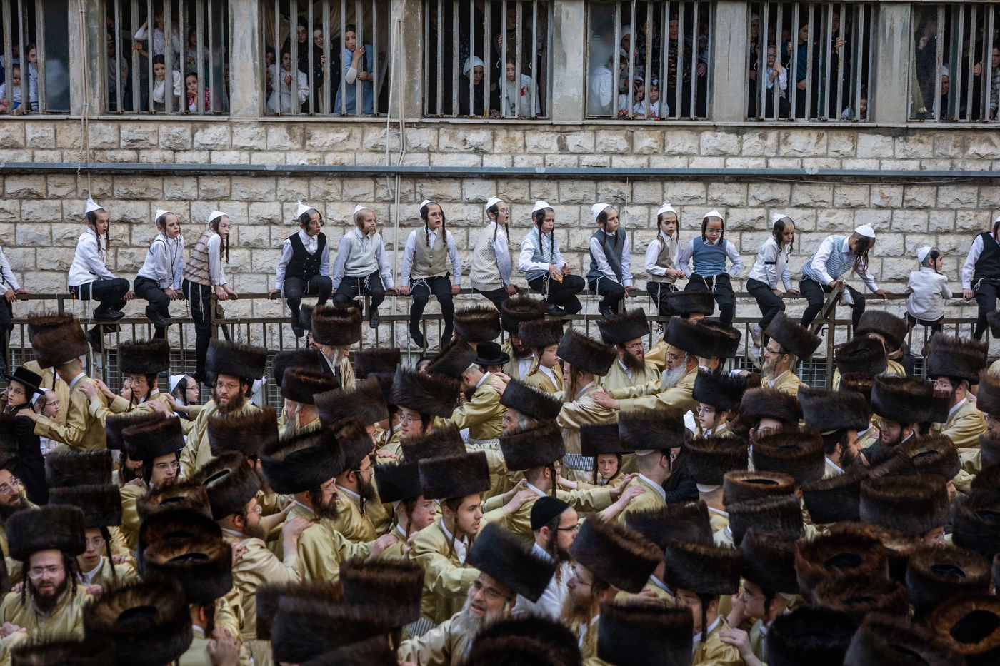 הכנסת ספר תורה ב'תולדות אהרן' בערב חג השבועות