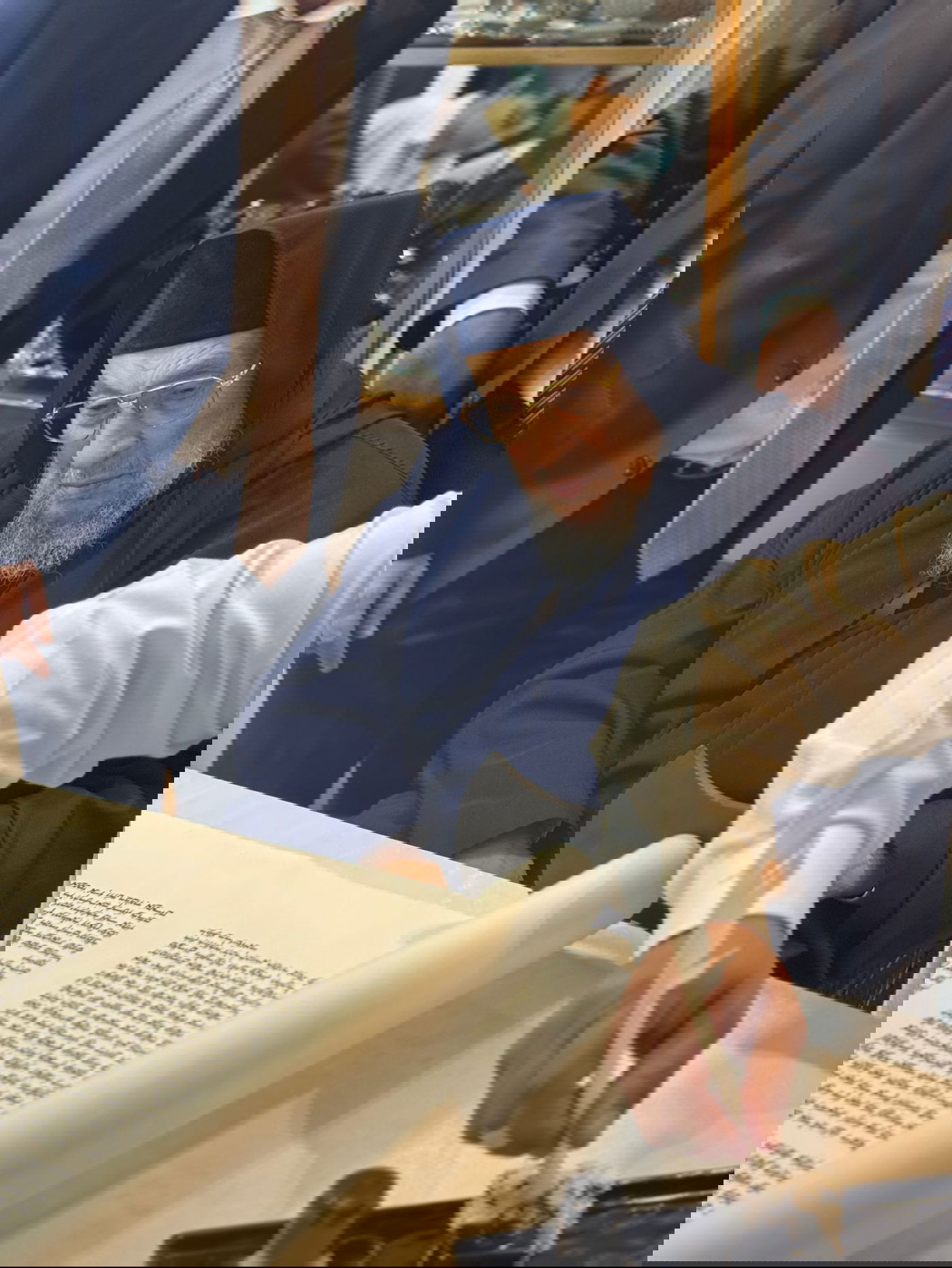  הכנסת ס"ת לע"נ הרב יצחק כהן ארזי זצ"ל