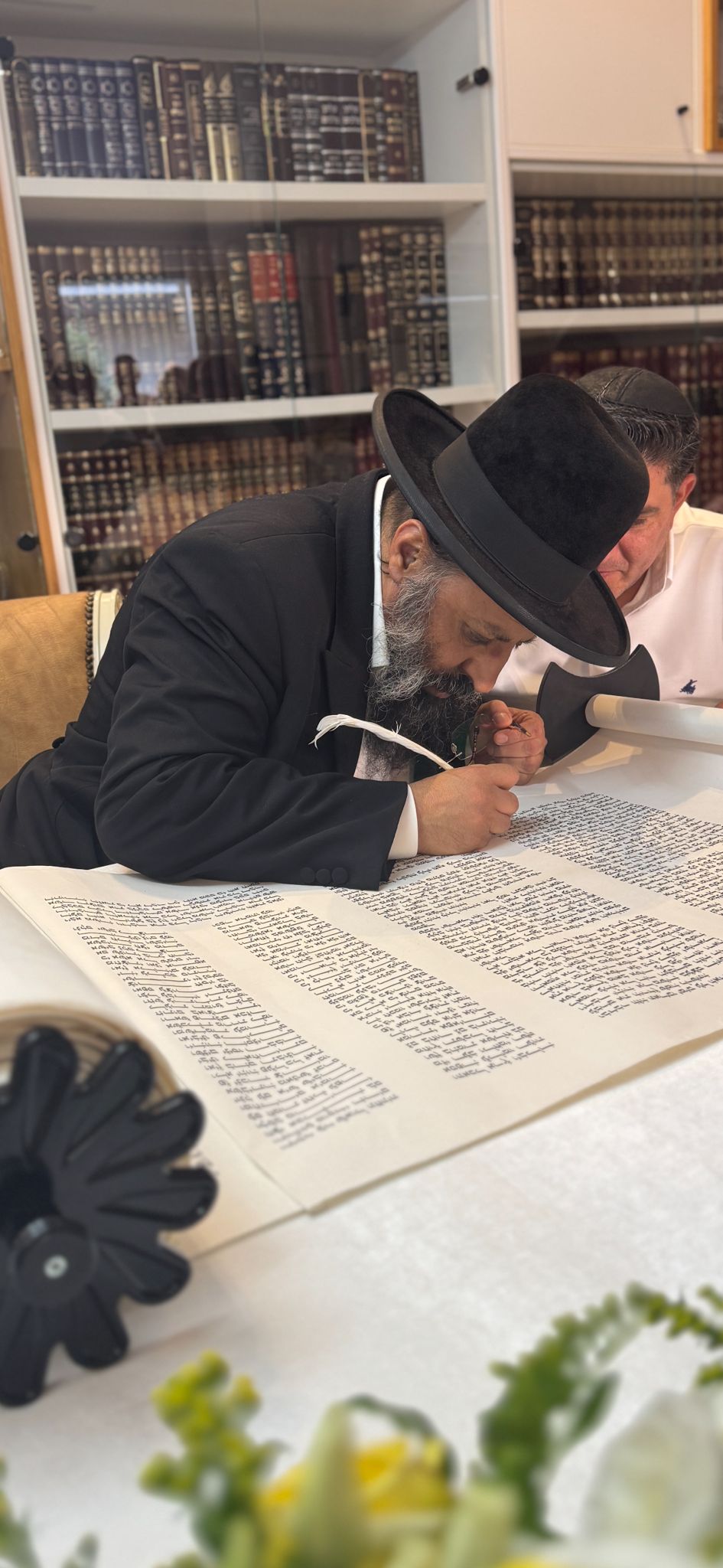  הכנסת ס"ת לע"נ הרב יצחק כהן ארזי זצ"ל