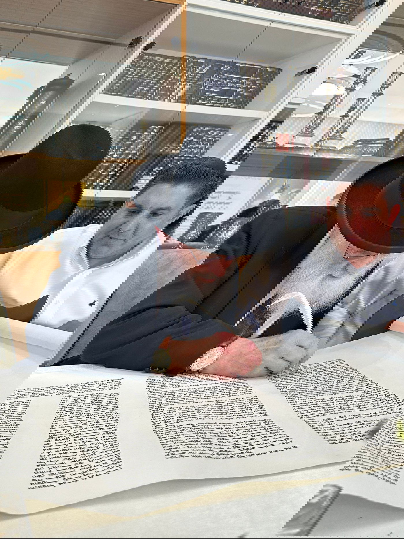  הכנסת ס"ת לע"נ הרב יצחק כהן ארזי זצ"ל