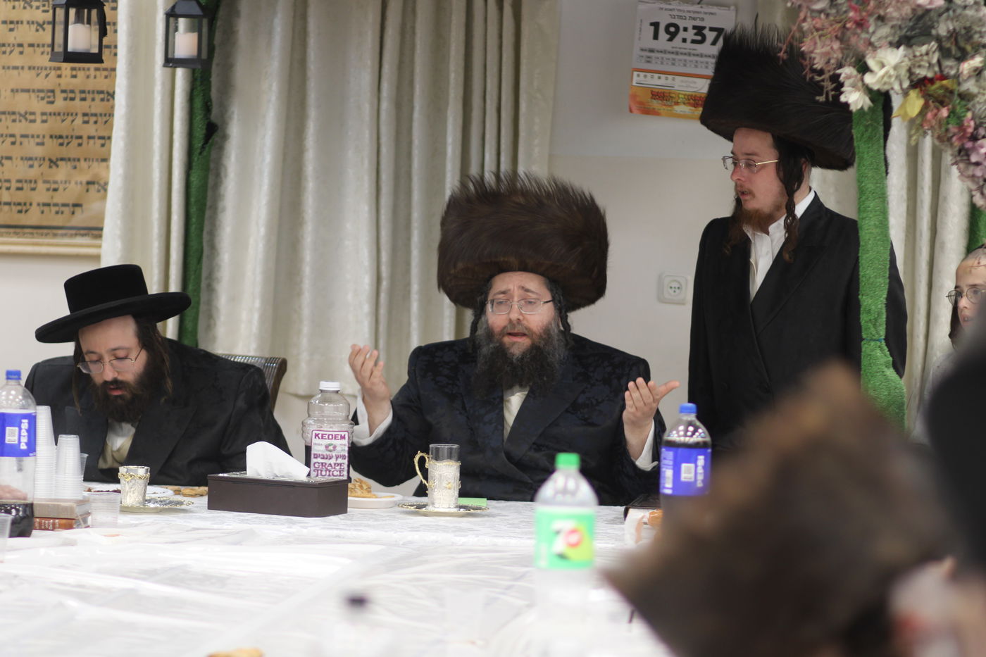 נעילת החג שבועות בחצה"ק צאנז ז'ימגראד