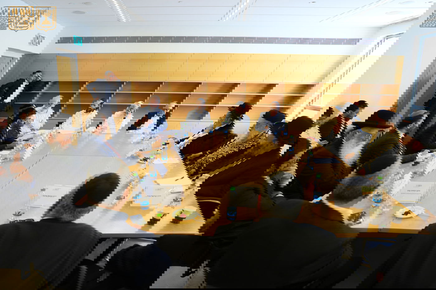 החלטה היסטורית: אבני הכותל המערבי יגנזו במקומן