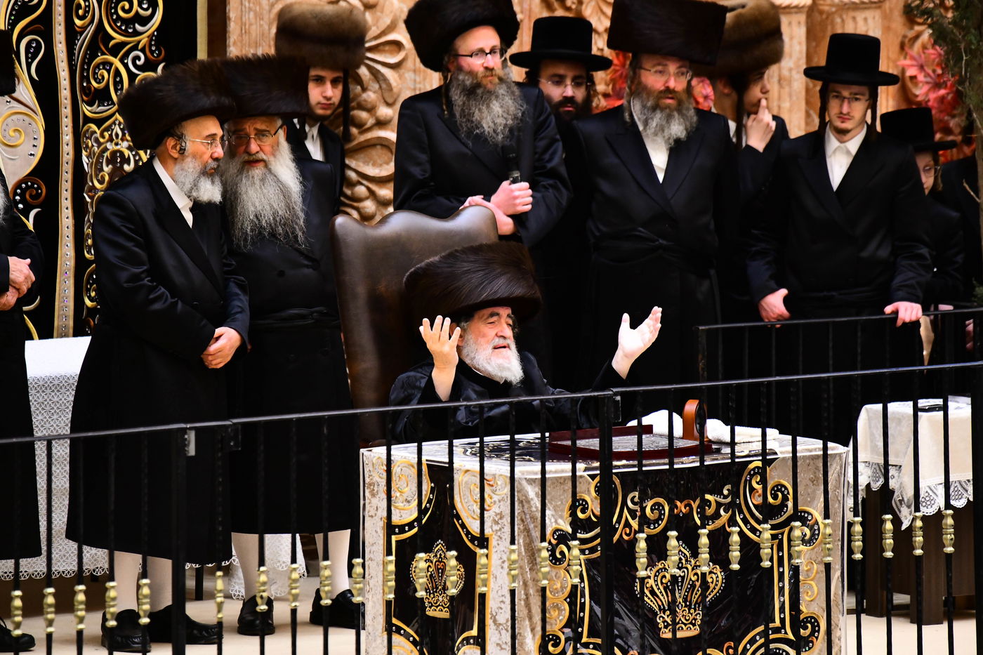 ערב חג השבועות בחצה"ק ויז'ניץ