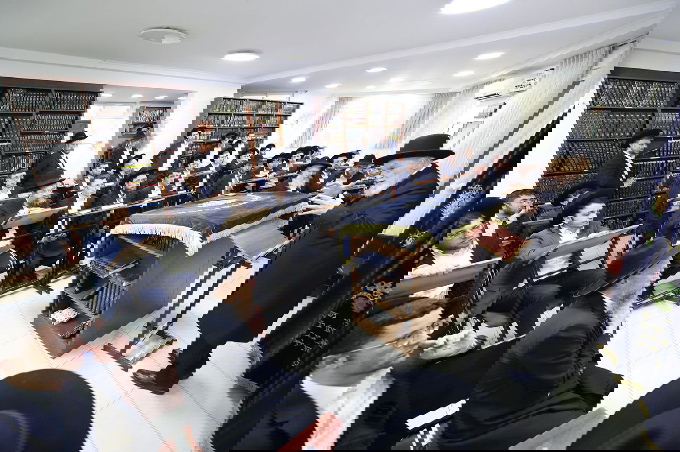 הגרמ"ה הירש בישיבת 'בינת התורה'