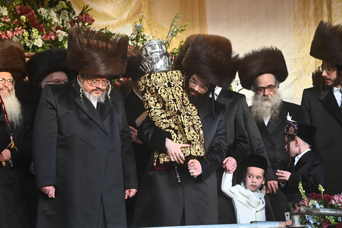 הכנסת ספר תורה לזכותו של האדמו"ר מבעלזא