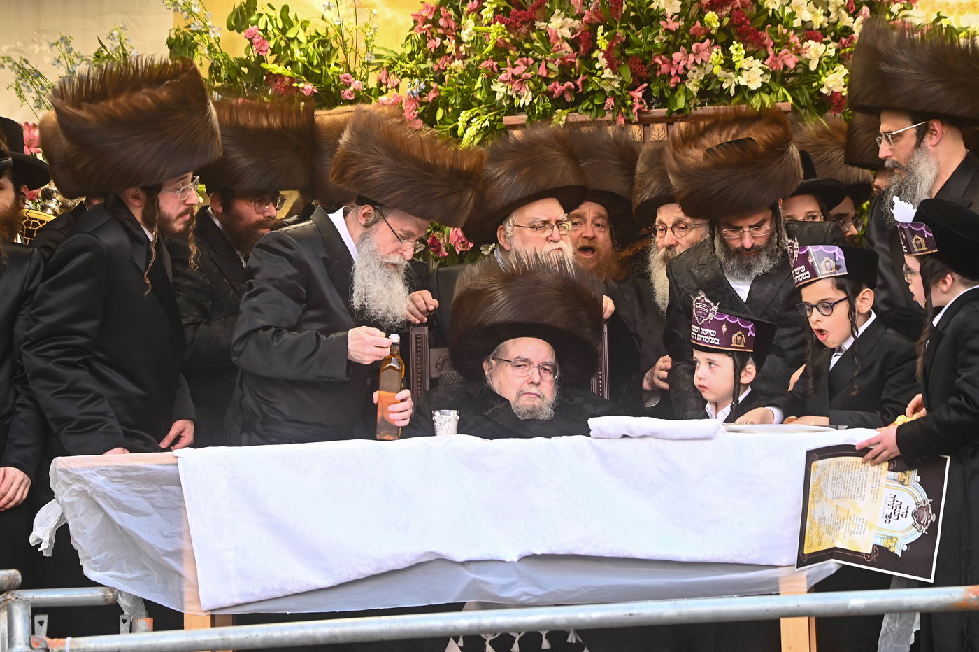 הכנסת ספר תורה לזכותו של האדמו"ר מבעלזא