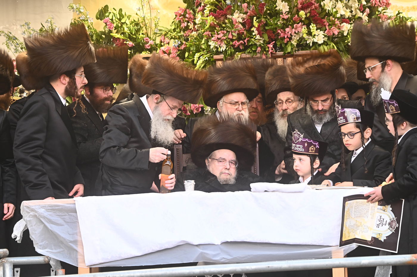 הכנסת ספר תורה לזכותו של האדמו"ר מבעלזא