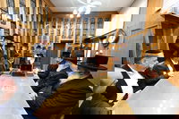 מנכ"ל מאוחדת עוזי ביתן במעונו של האדמו"ר מצאנז