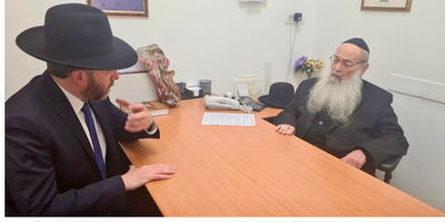 השר לשעבר אטיאס - אצל חבר המועצת הגר"מ מאיה