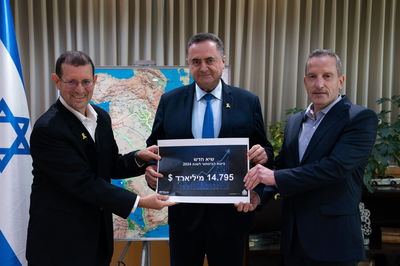 שר הביטחון עם המספרים