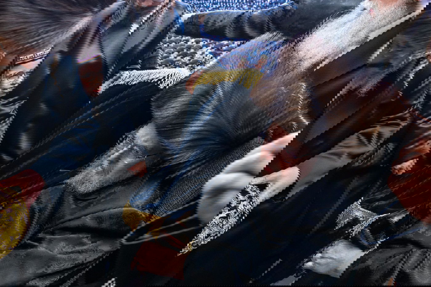 הכנסת ספר תורה לזכותו של האדמו"ר מבעלזא