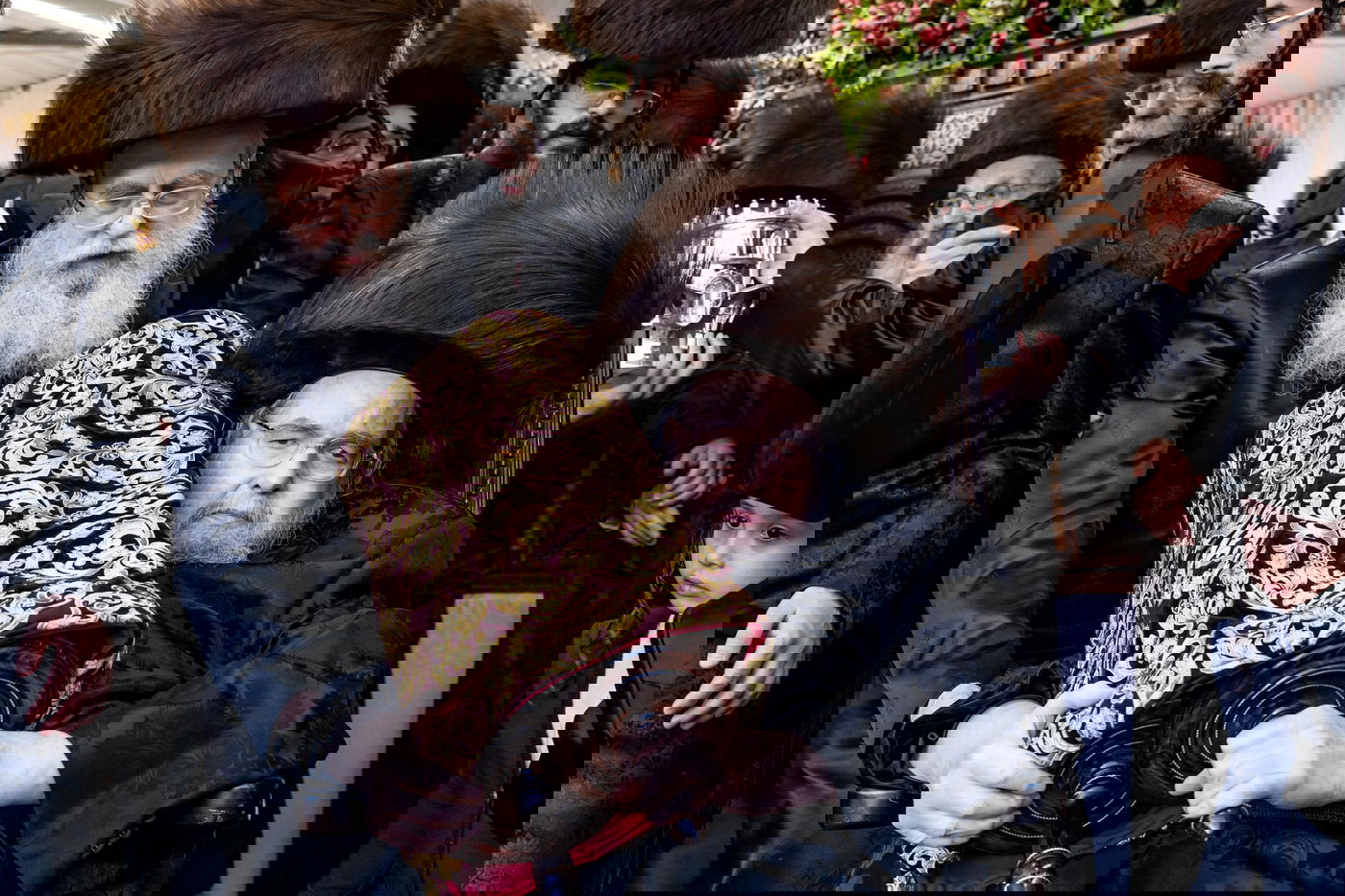 הכנסת ספר תורה לזכותו של האדמו"ר מבעלזא